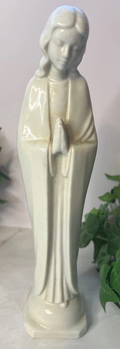 Vintage HOMCO Praying Virgin Mary/Madonna White Porcelain Slender Statue #1425